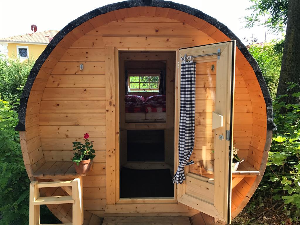 Schlaffass - Schlafen Im Holzfass Hotel Tattendorf Buitenkant foto