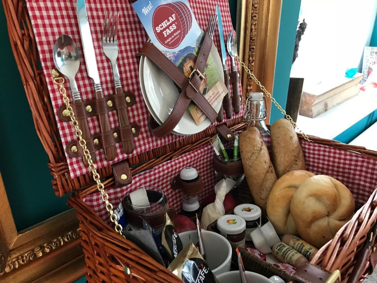 Schlaffass - Schlafen Im Holzfass Hotel Tattendorf Buitenkant foto
